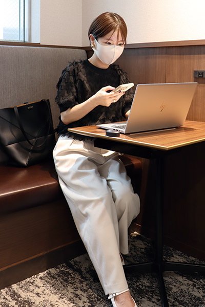 夏のきれいめカーブパンツ