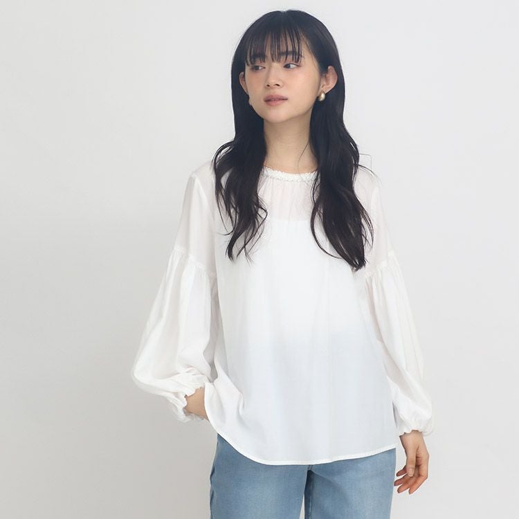 フラワーネックブラウス